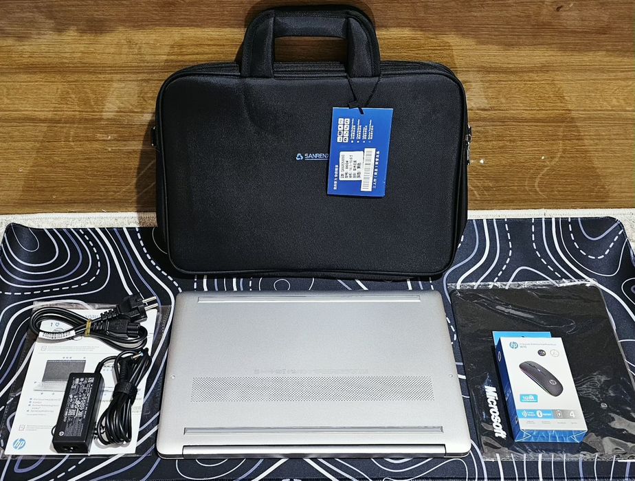 Ультрабук Hp LAPTOP 15 N-Silver!
