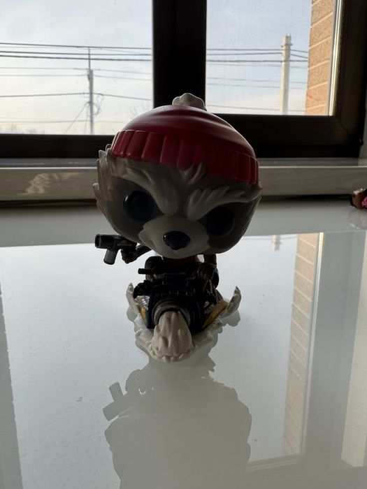 Фанко поп енот марвел