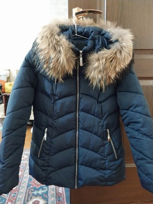 Продаётся куртка, 600 тысяч сум.