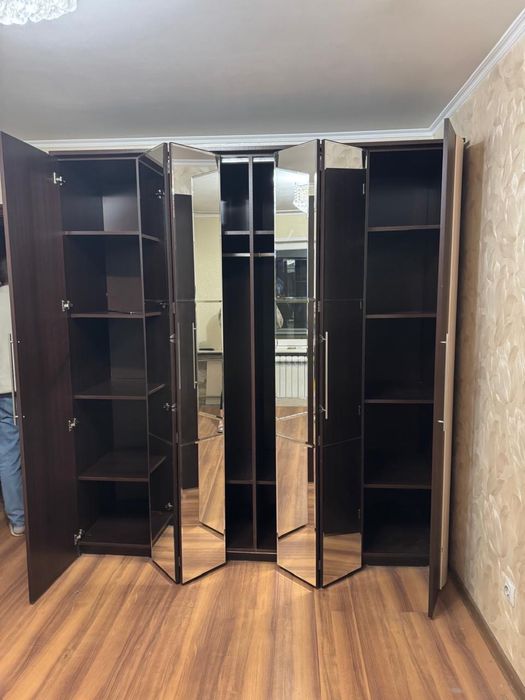 Продам шкаф купе с зеркалами