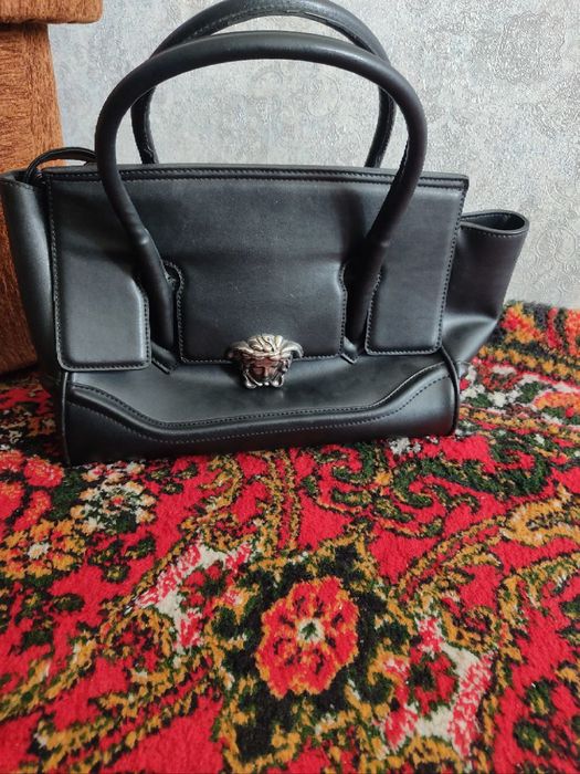 Продаю сумку от Versace