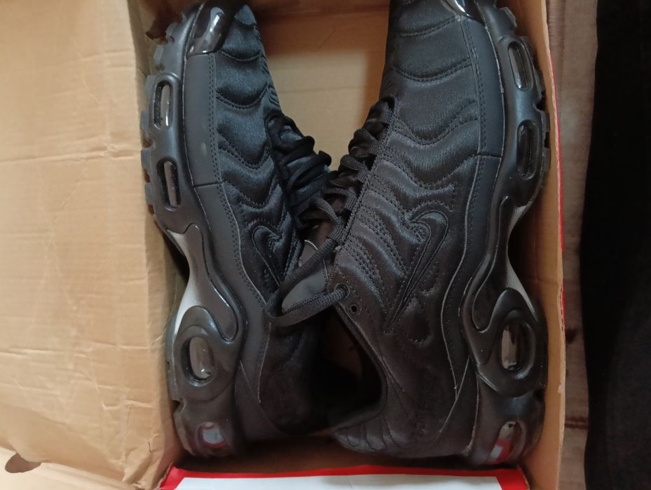 Продам мужские кроссовки