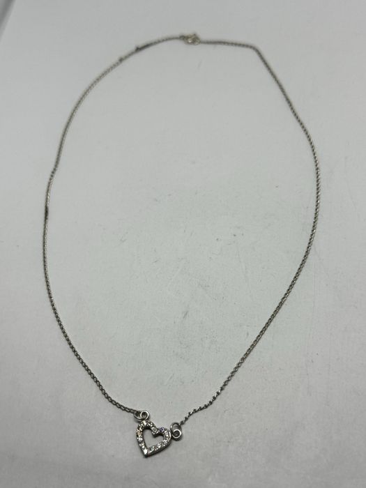 дамски сребърен синджир със сърце