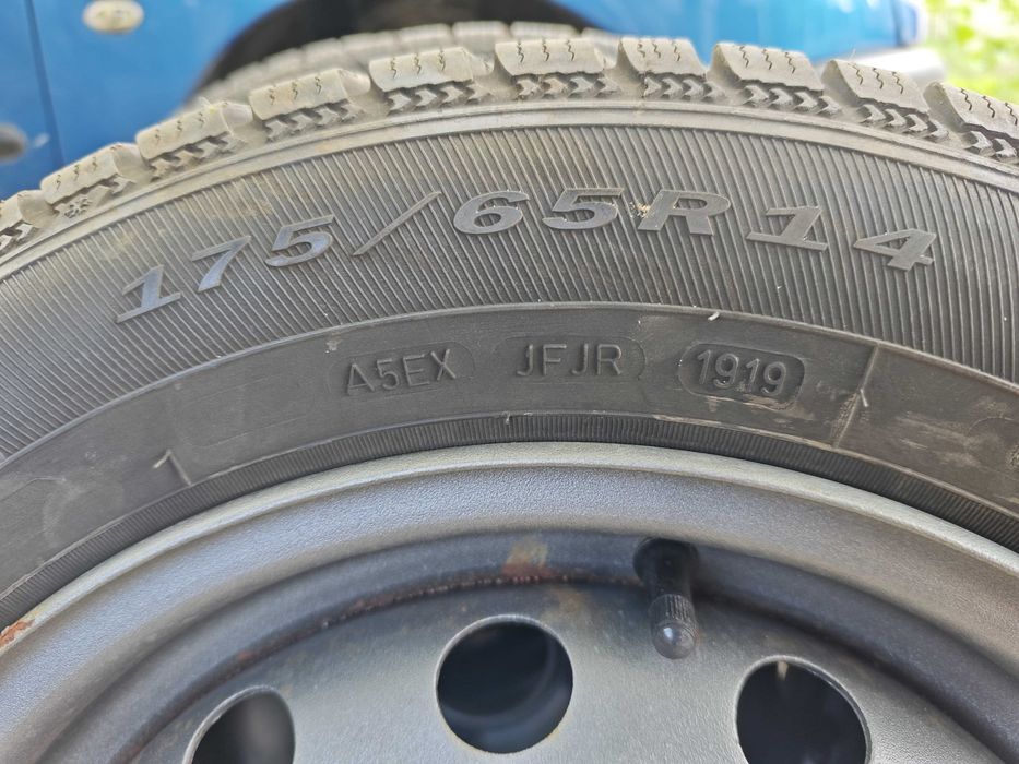 4 roti Peugeot 206 cu anvelope iarna DEBICA FRIGO 175 / 65 R14