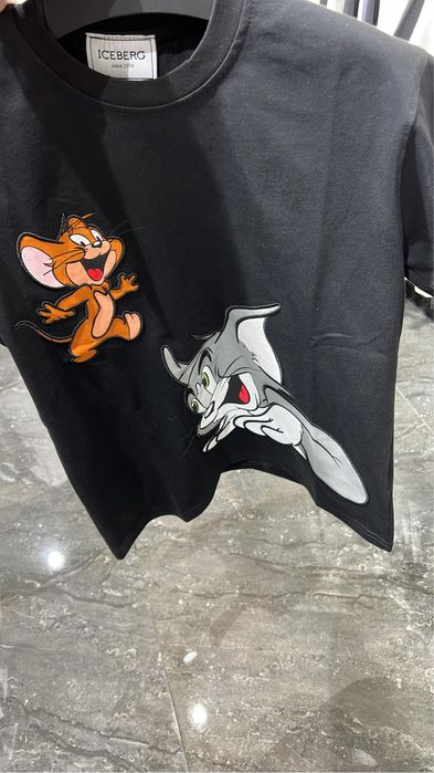 Продавам топ модели Тениски на Iceberg