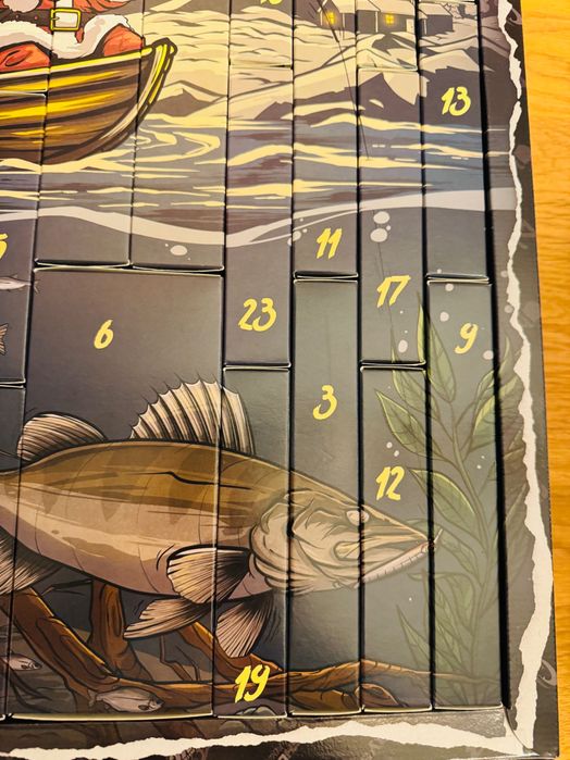 Коледен рибарски календар с примамки воблери силикони