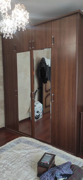 Шифоньер и комод