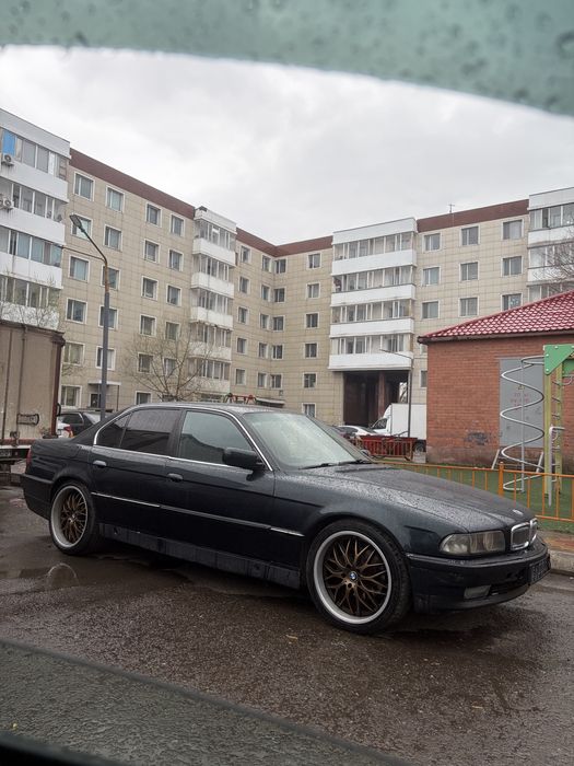 Продам диски на бмв е38