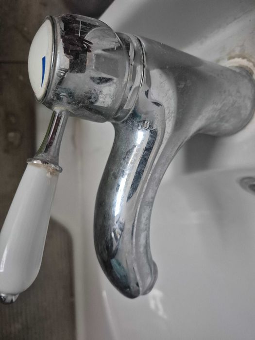 Lavoar 62 cm Rutsjon Ikea cu robinet si scurgere