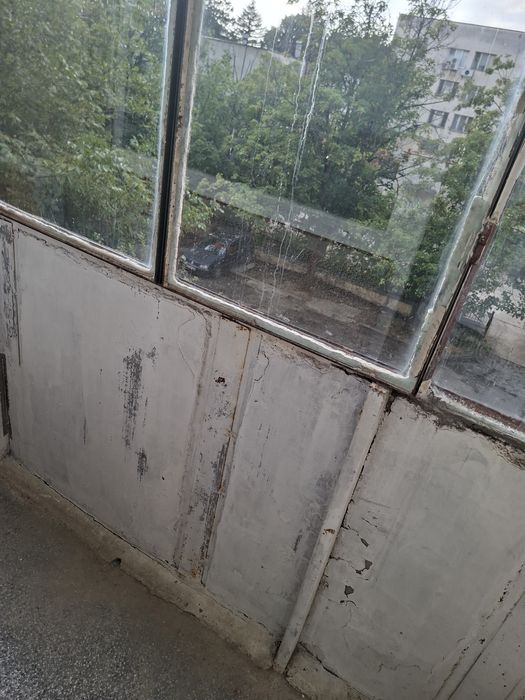 Продавам двустаен м ж.к. Сторгозия