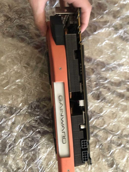 Nvidia GTX 1070 Ti Gainward Phoenix