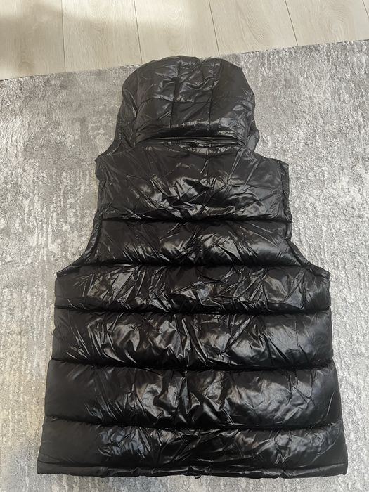 vesta moncler.