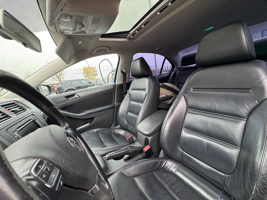 Volkswagen Jetta 2.0 TDI Automat 2013