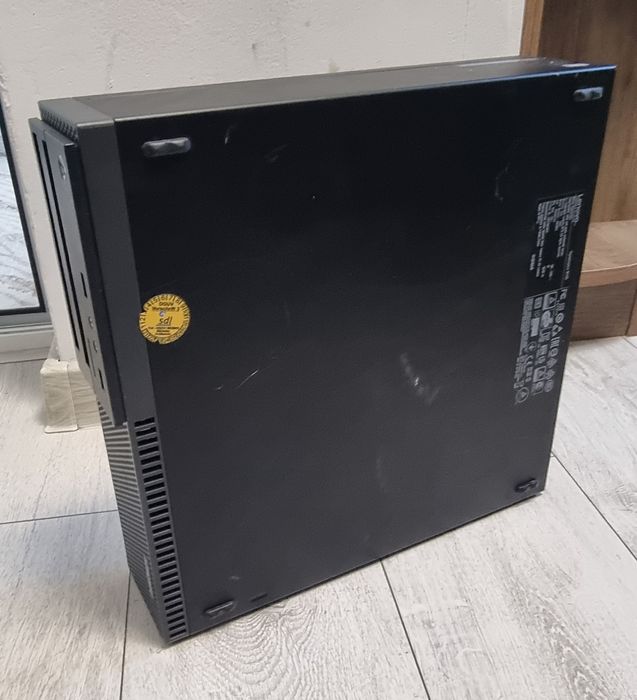Настолен компютър Lenovo ThinkCentre  M700