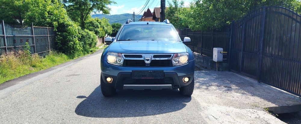Dacia Duster Anu 2011 Euro 5 Motor 1,6 Benzină Clasic 105 Cai Distribuție Pe Curea Climă Jante Merge Și Arata Foarte Foarte Bine Stare Foarte ESTE 4X2