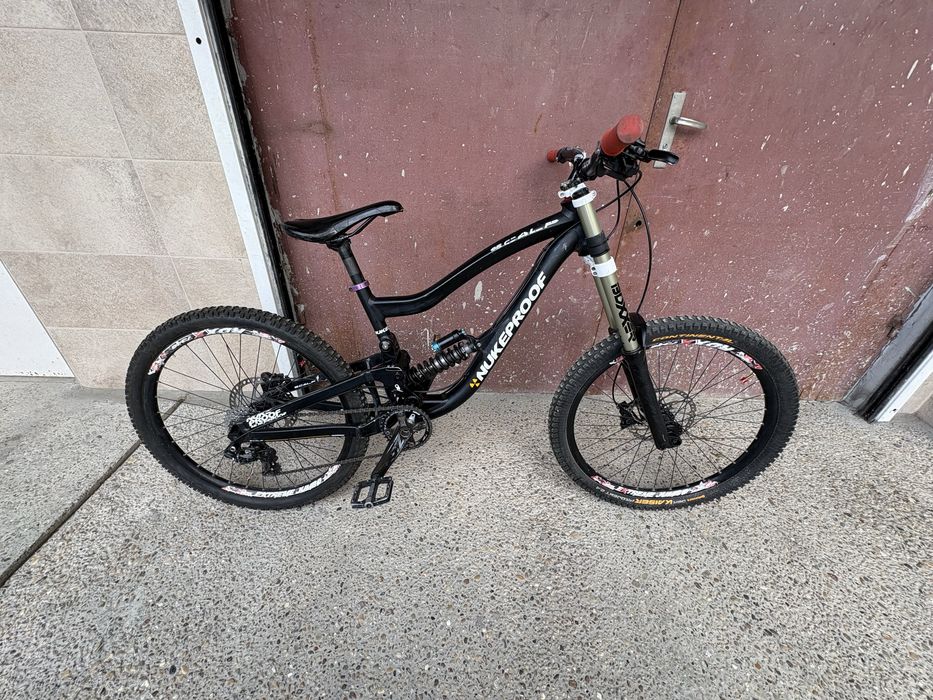 Продавам Nukeproof DH (26") / RockShox BoXXer