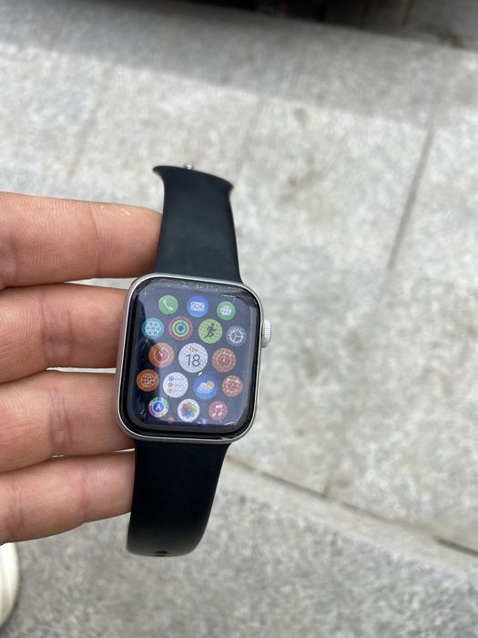 Apple Watch 4………….