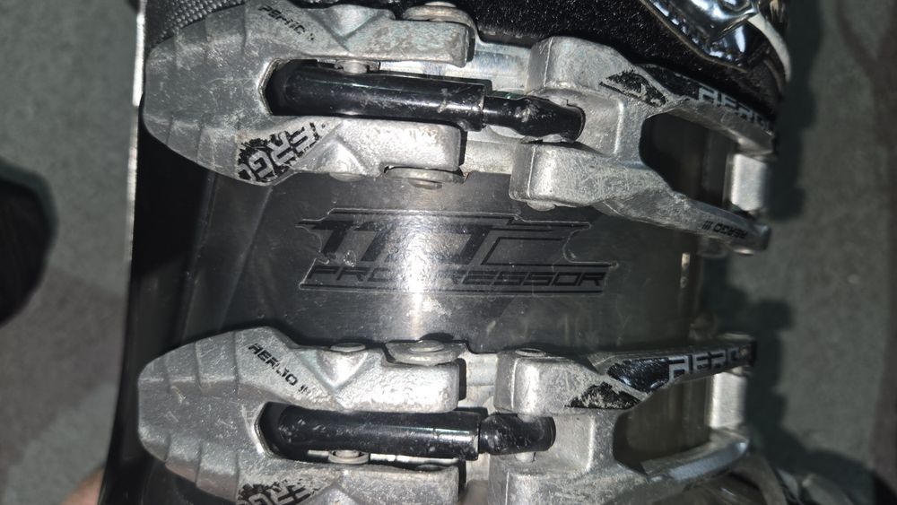 Clăpari ski Fischer Progressor