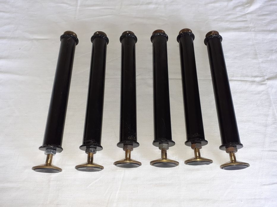 6 Picioare din fier noi 30 cm înălțime,si 4 picioare 40 cm.