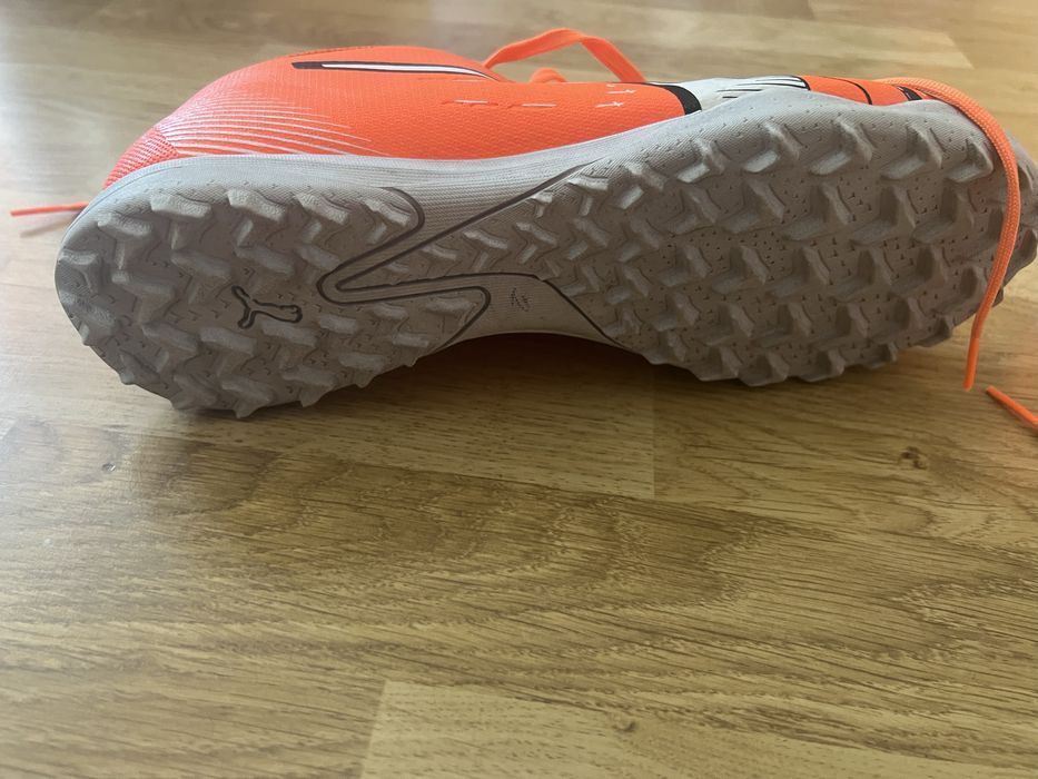 adidasi puma  crampoane mici
