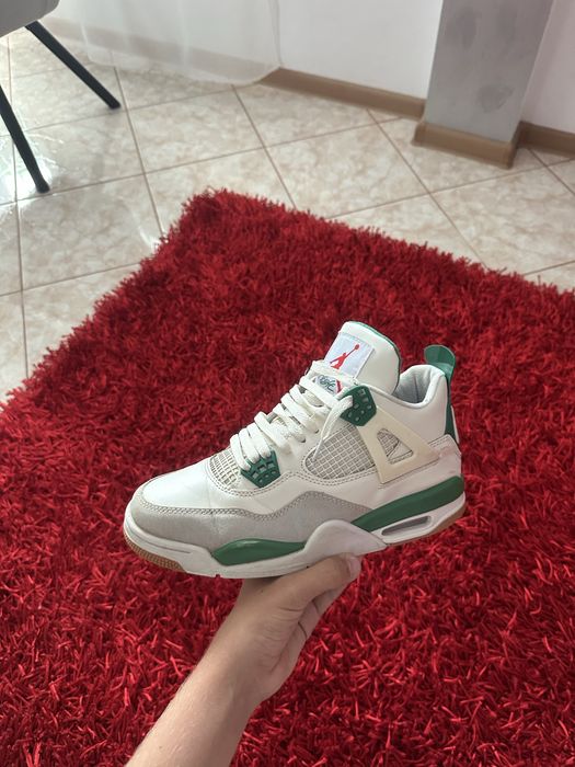 Jordan 4 Pine Green