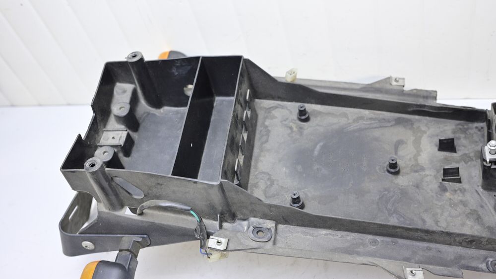 Undertail Suport Numar Spate Cu Semnalizari Aprilia RSV 1000 Mille