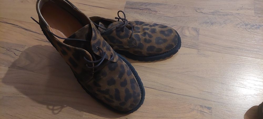 Обувки естествен велур , принт 38 номер
