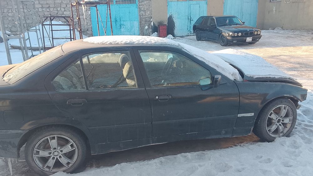 Продам БМВ е36 на разбор