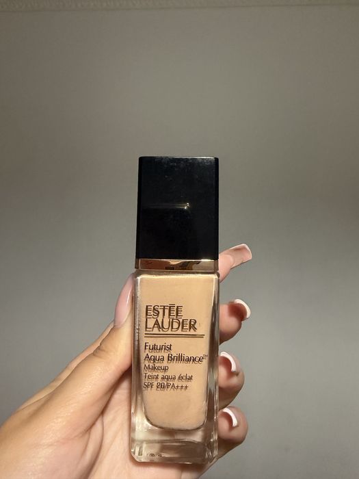 Фон дьо тен Estee Lauder
