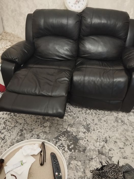 Диван кожаный б/у