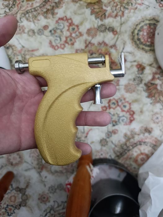 Пистолет для пирсинга