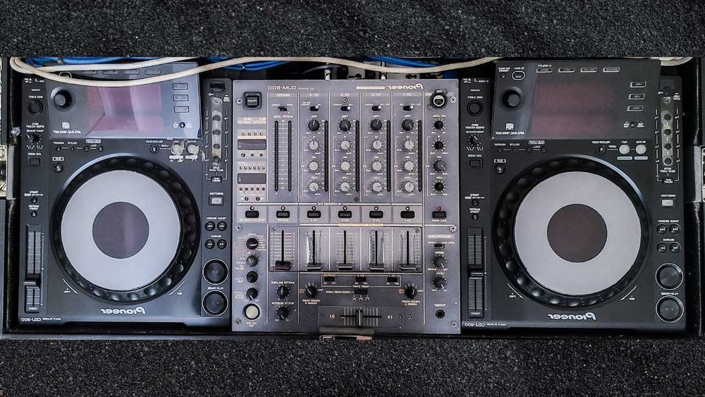 Продаётся Pioneer CDJ 900 - Djm 600 + кейс