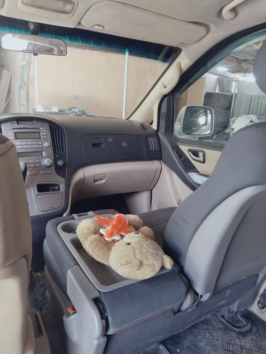 Микроавтобус хуендай грант Старекс