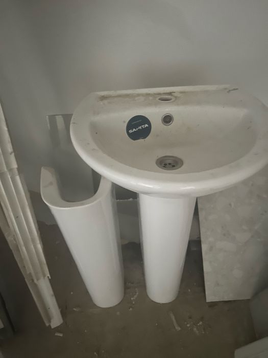 Ванна , раковина с тюльпаном