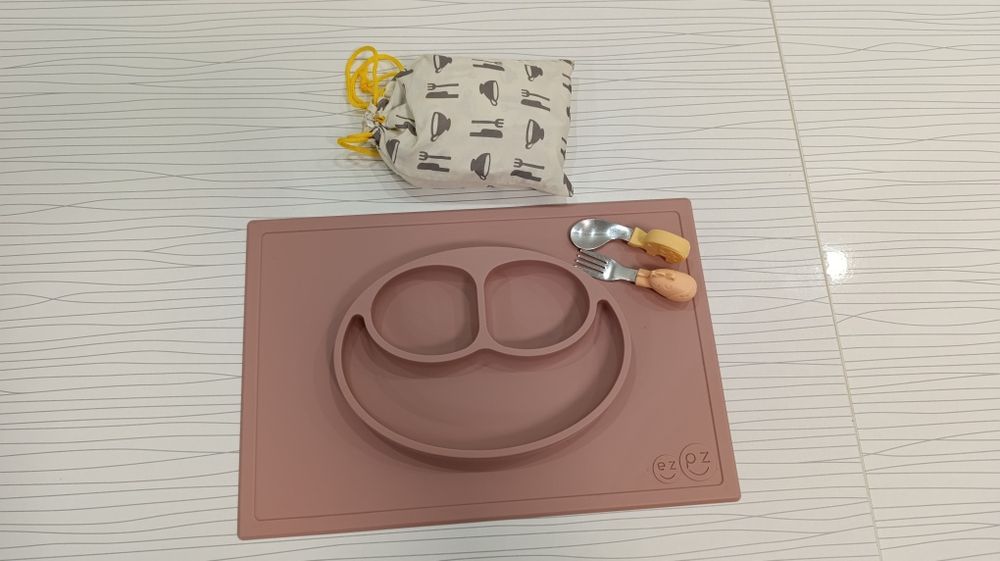 Подложка за хранене, прибори, преносимо столче, колан за прохождане