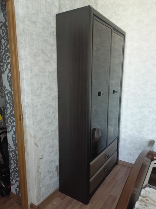 Продам два книжных шкафа