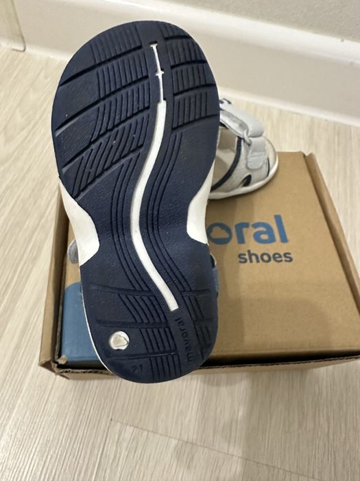 Детские сандалии