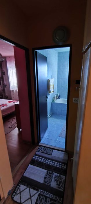 Vand apartament 3 camere.