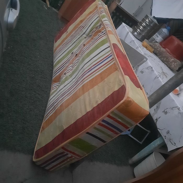 Продам кровать 90×200