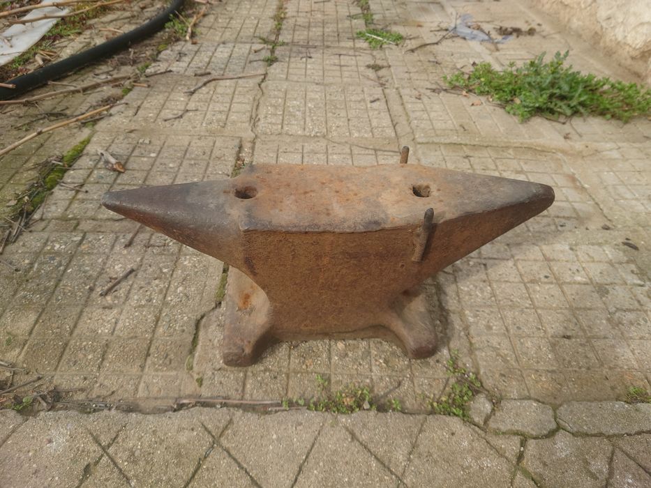 Наковалня употребявана размери 11 на 47 см 30 килограма Пазарджик