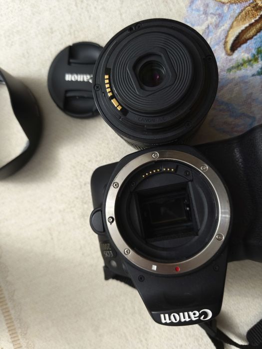 Canon 200D, 18-55 mm, blitz Canon