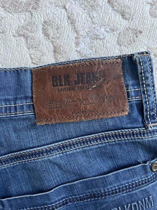 Джинсы сатылады BLK JEANS