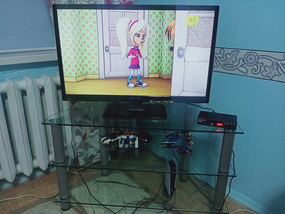 Продам тумбу под телевизор с телевизором