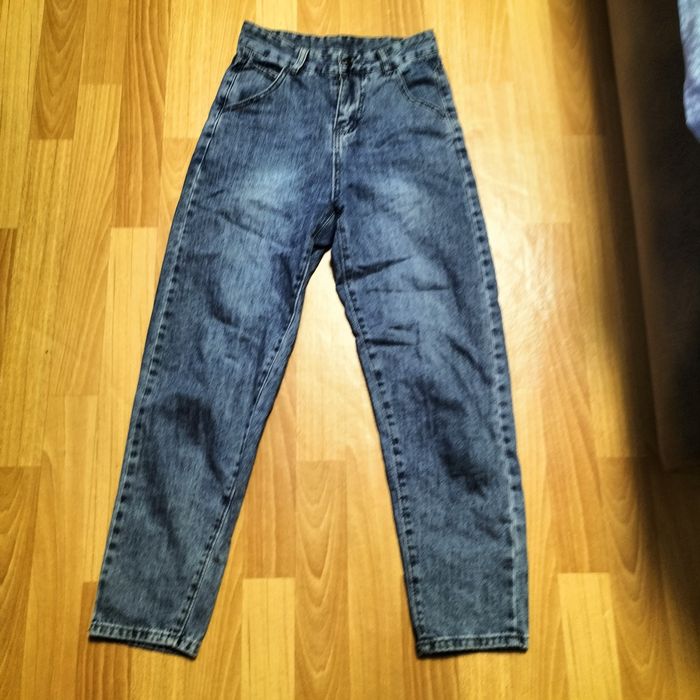 Продам детские джинсы