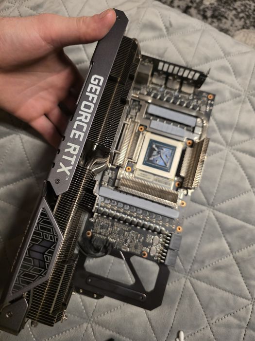 Placa video ASUS TUF RTX3080 10GB -  Triple FAN - PROASPAT SERVISATA