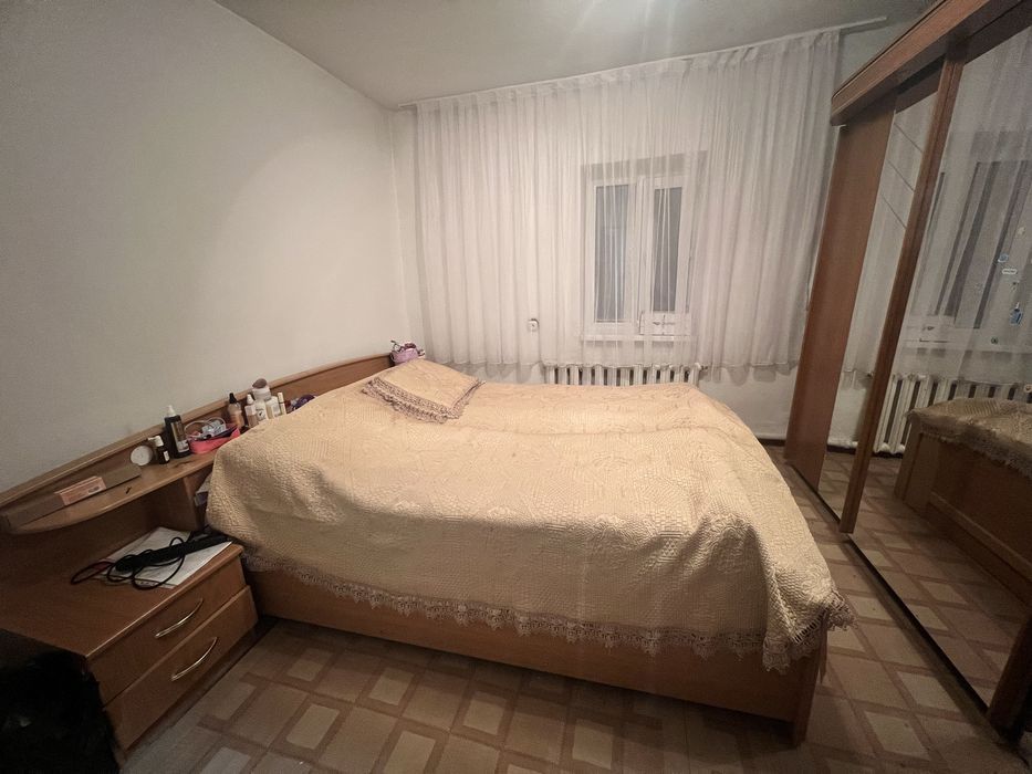 Кровать, без матраса