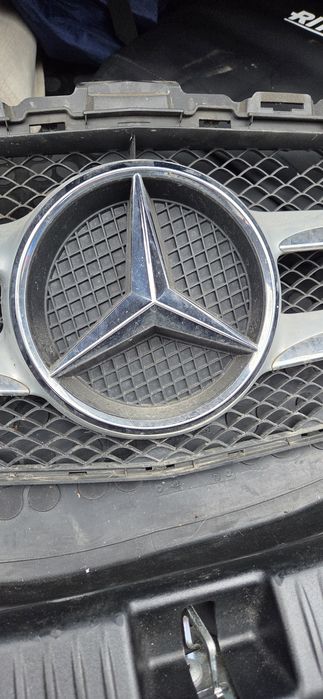 Части за Mercedes W205 C-Class (задна броня, решетки 3 броя)