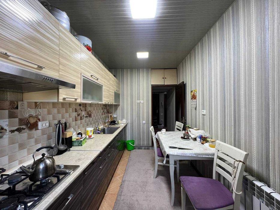 Продаётся 3в2/3/9, 74м2, гостиница Россия, ресторан GOSHT