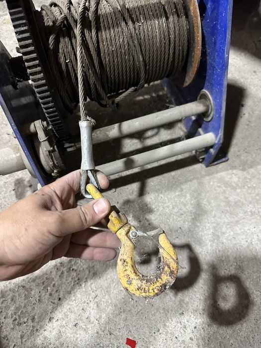 Продам лебедку дина 2