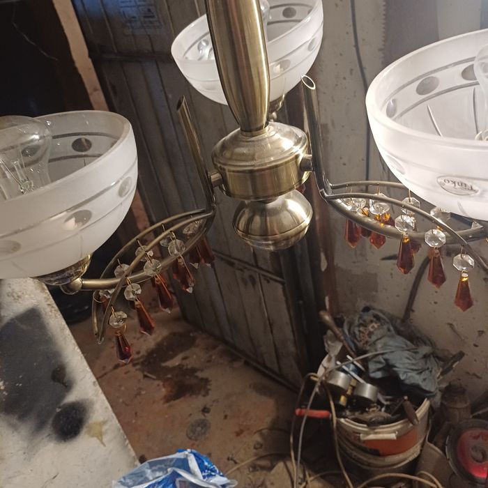 Продам люстра рабочая